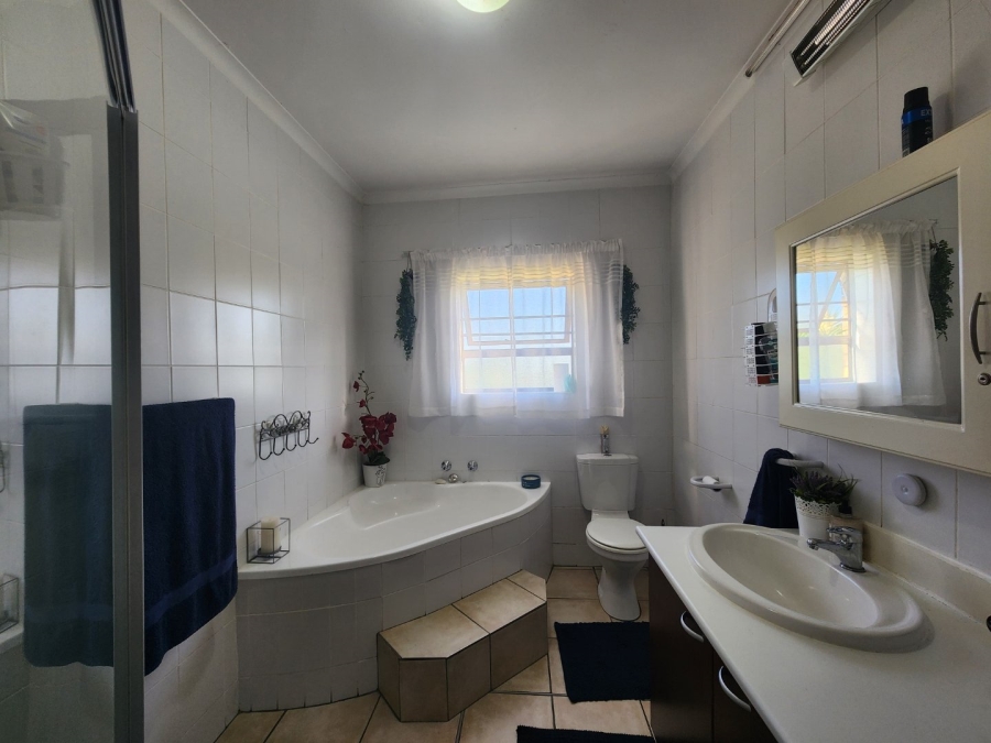 3 Bedroom Property for Sale in Rooi Rivier Rif Western Cape